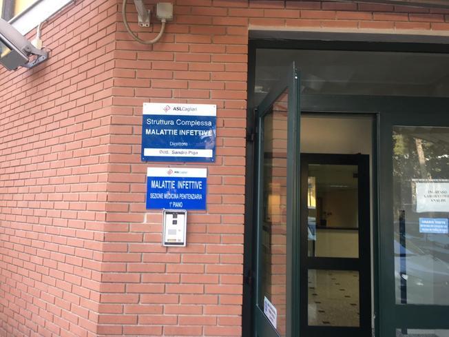 Reparto di Ostetricia in tenda a Cagliari 