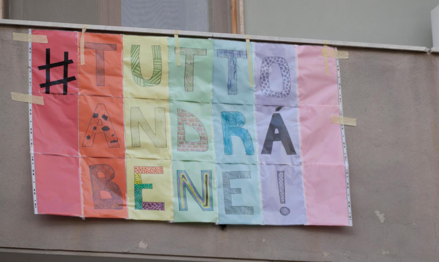 Alle finestre la speranza dei bambini