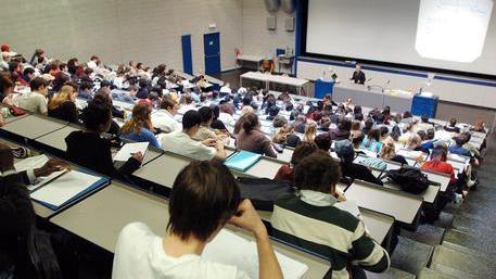 Coronavirus, Sardegna blindata: 40 studenti Erasmus sardi bloccati in Spagna