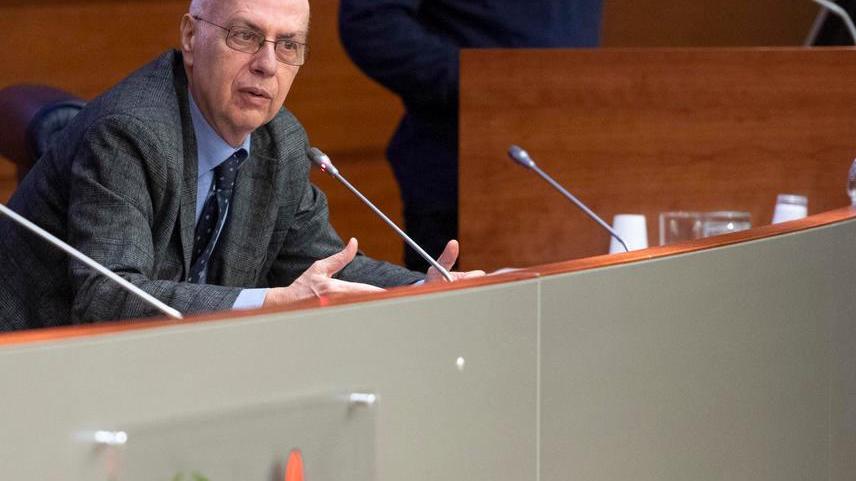 Coronavirus, le donne muoiono meno. Gli esperti: "Al momento impossibile spiegarlo scientificamente"