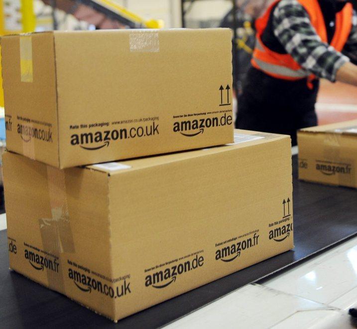 I driver di Amazon: «Forzati delle consegne e senza protezioni» 