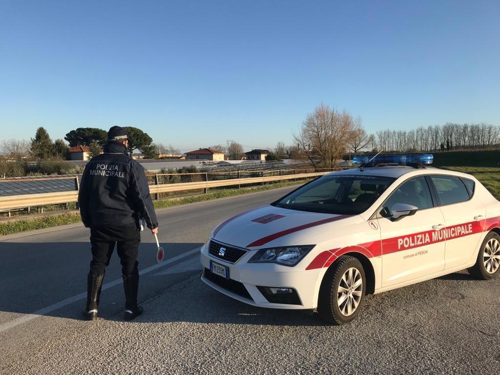Controlli della polizia municipale di Pescia