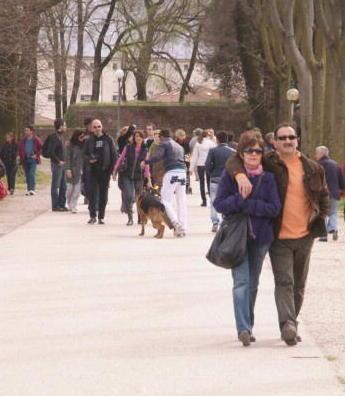 Le Mura staranno chiuse per 10 giorni «Troppe persone trovate a passeggio» 