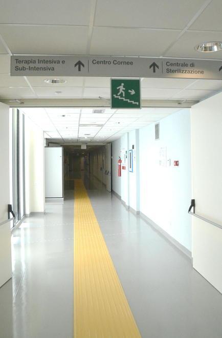 Ventilatore polmonare per il nosocomio