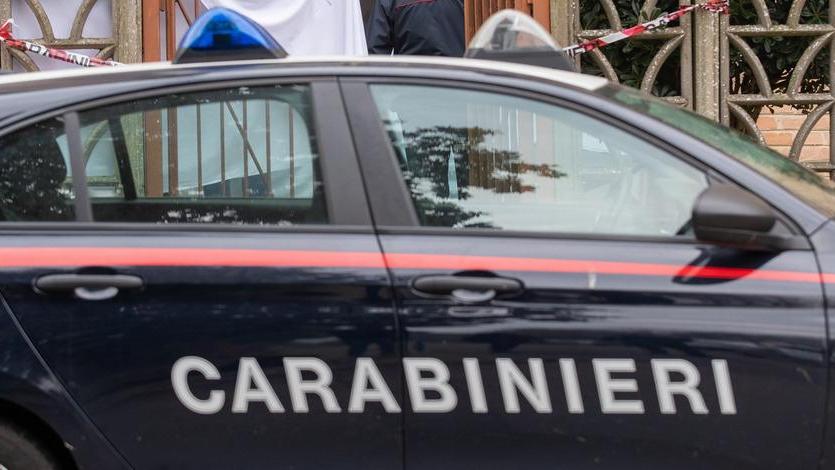 Merce “fantasma” Giovane vignolese truffato sul web