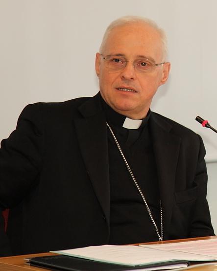 Il vescovo Morfino parla ai fedeli con le celebrazioni “online”