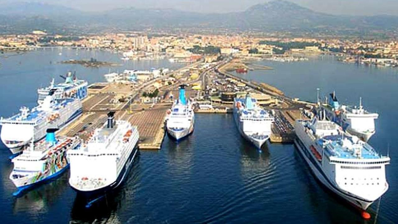 Gestione servizi portuali Sinergest ora si allontana