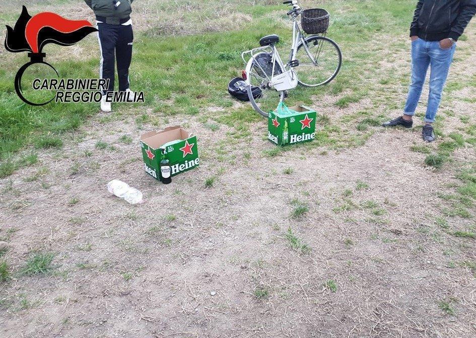 Party con le birre in campagna, nove giovani denunciati