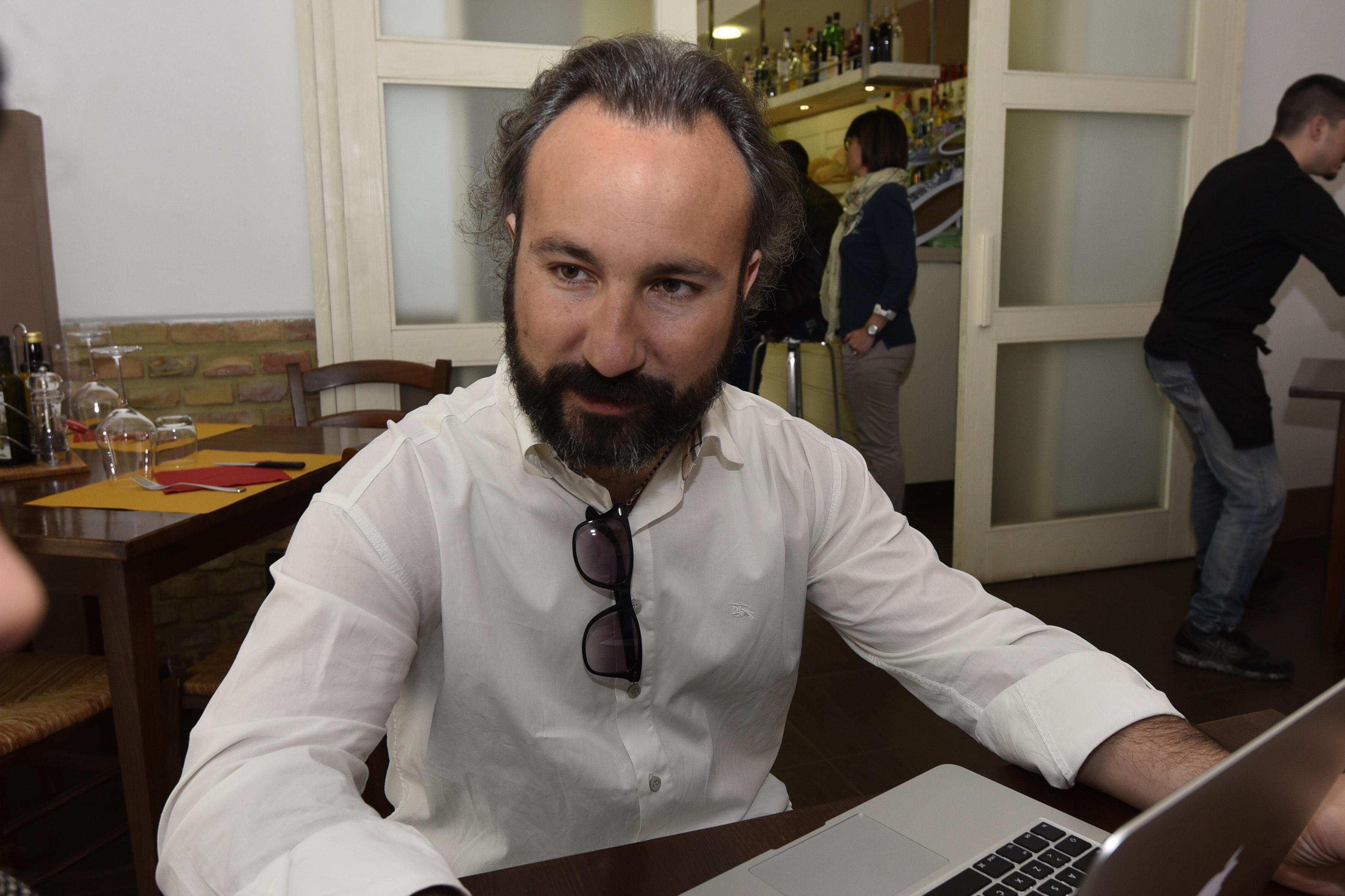 Pini di viale Mascagni, Della Negra: "Così si espongono le maestranze a rischio contagio"