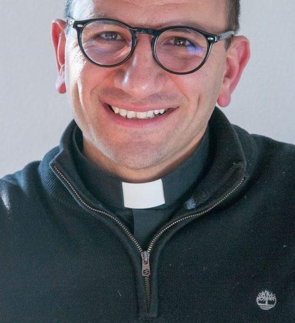 Correggio, il sacerdote pneumologo torna in corsia 