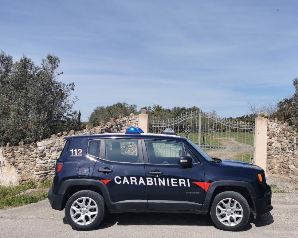Brucia pneumatici e rifiuti plastici, mezza Marmilla invasa dal fumo: denunciato