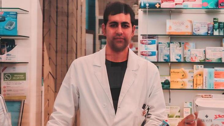 Farmacia in prima linea «Dietro il plexiglas ma sempre col sorriso»