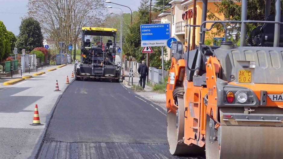 Quasi un milione per le strade comunali Due bandi per asfalti e segnaletica