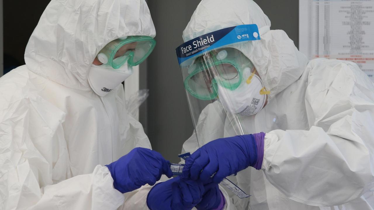 Coronavirus, i medici in Sardegna sono disarmati: servono i caschi protettivi