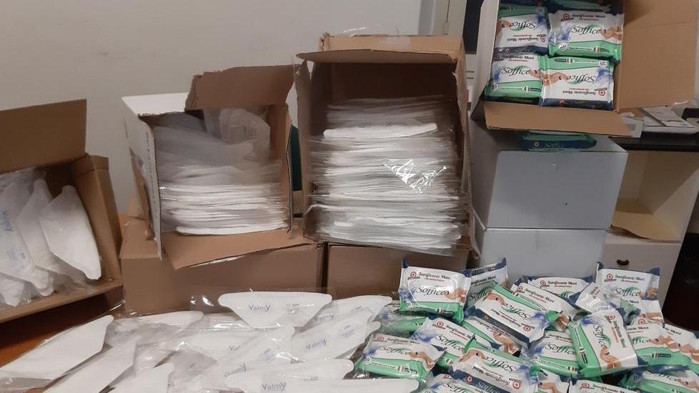 Coronavirus, sequestrate dalla Finanza 547 mascherine sanitarie