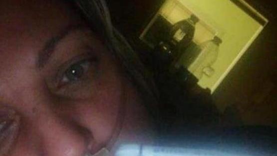 Antonella Scotti con i tubicini per l’ossigeno