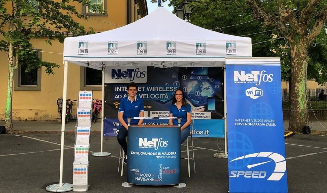 Un banchetto promozionale dell’azienda di Perignano