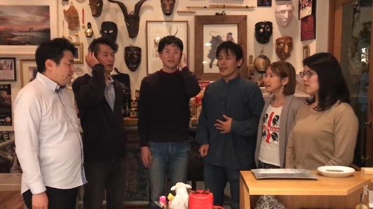I tenores de Tokyo si esibiscono nel Flower Caffè