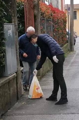 “Tutto per Massa”: «La spesa agli anziani»