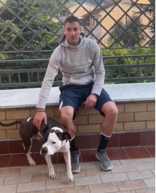 Cruciani scopre il giardinaggio Iadaresta sistema la cantina 