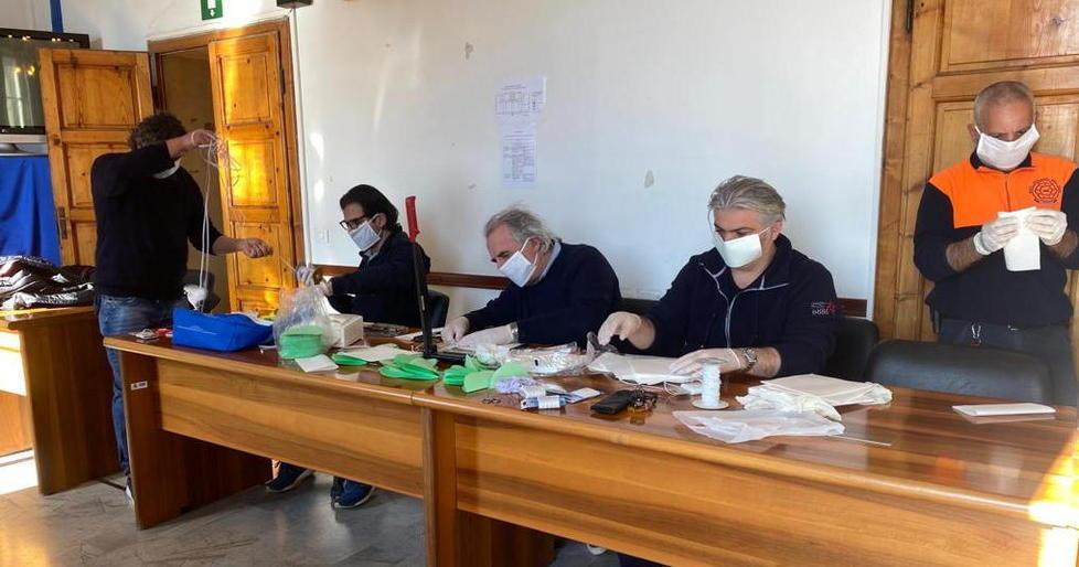 500 mascherine in 24 ore