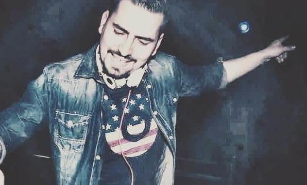 Il dj Gabry B fa musica per tenere compagnia e invitarci a non uscire