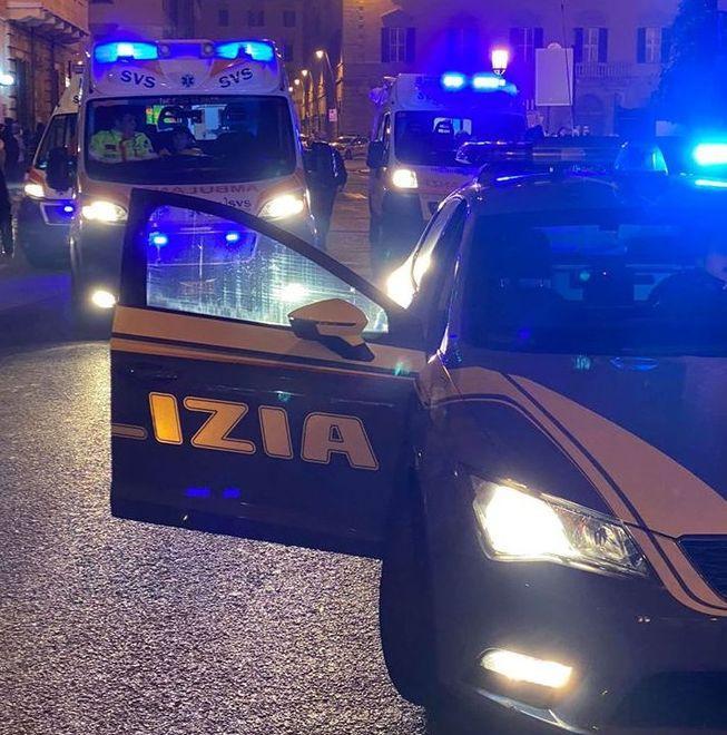 Morde un poliziotto poi semina il panico al pronto soccorso