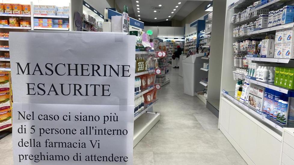 I medici: «Ci mancano le mascherine con filtro»