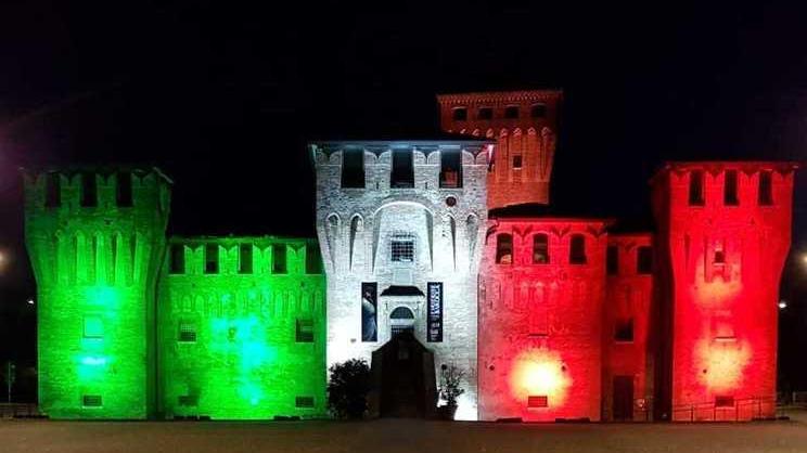 A Cento e Bondeno il Tricolore con le luci
