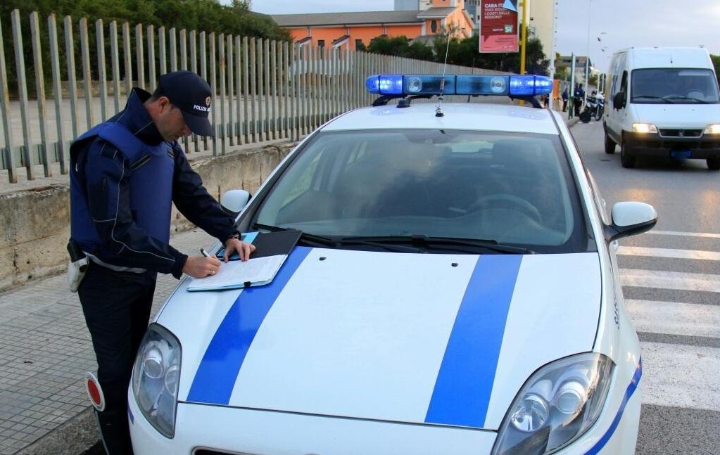 Banchetto in mezzo alla strada, 5 denunciati 