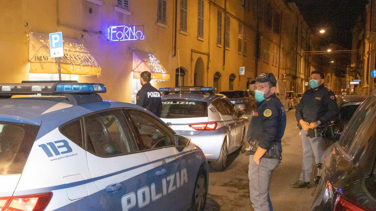 Modena Poliziotti in prima linea tra mascherine, guanti catture e “disinfestazioni”