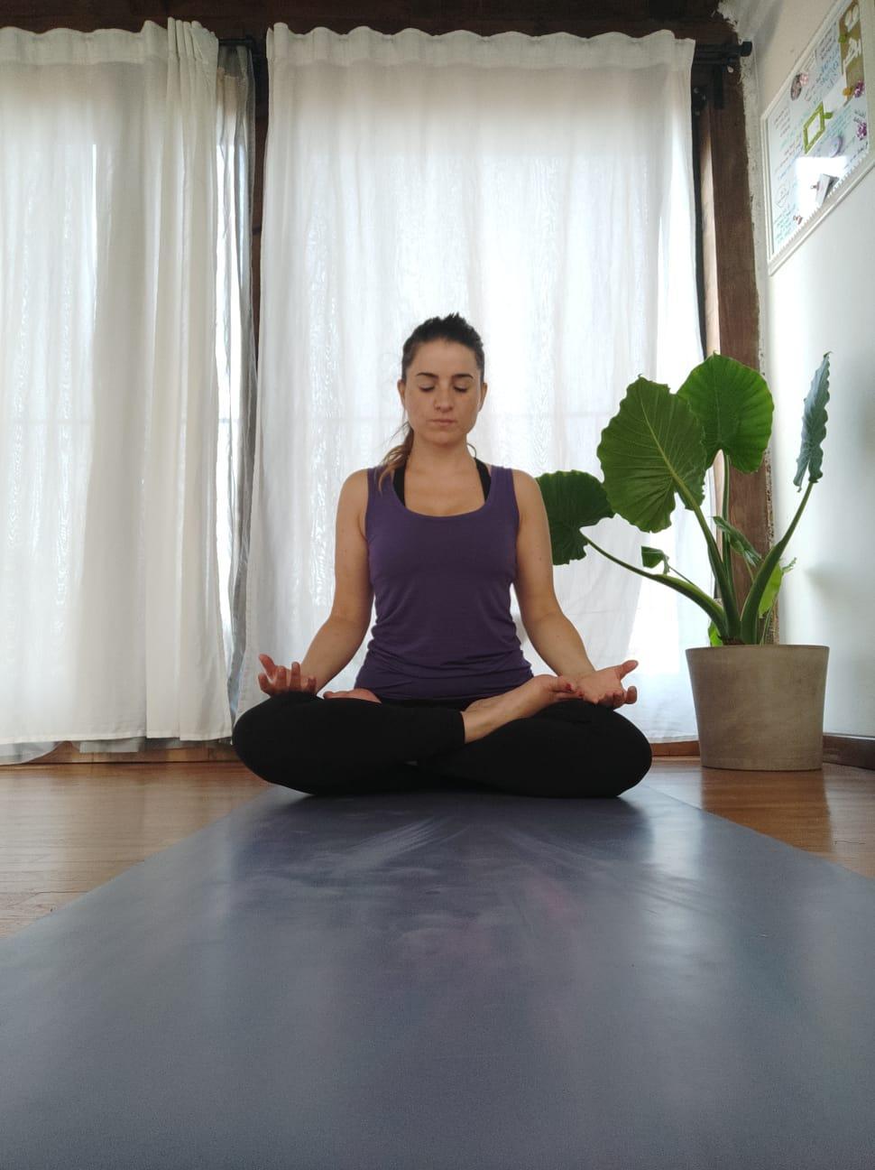 Modena. Il pronto soccorso energetico online: lo yoga con Vania 