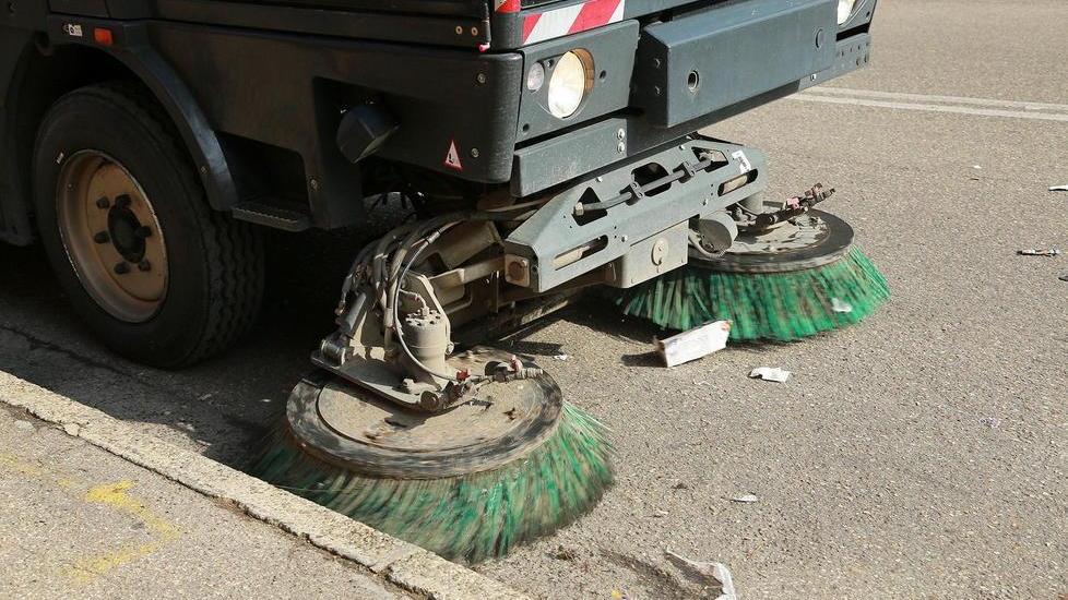 Covid-19, disinfestazione di strade e luoghi pubblici
