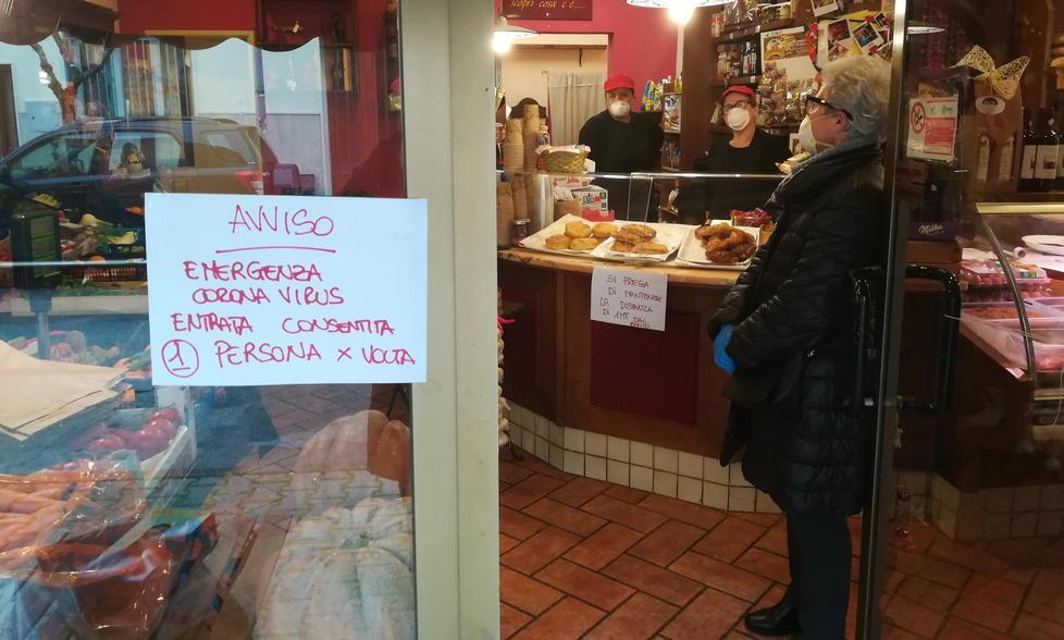 Quelli che stanno lavorando perché la Versilia non si fermi 
