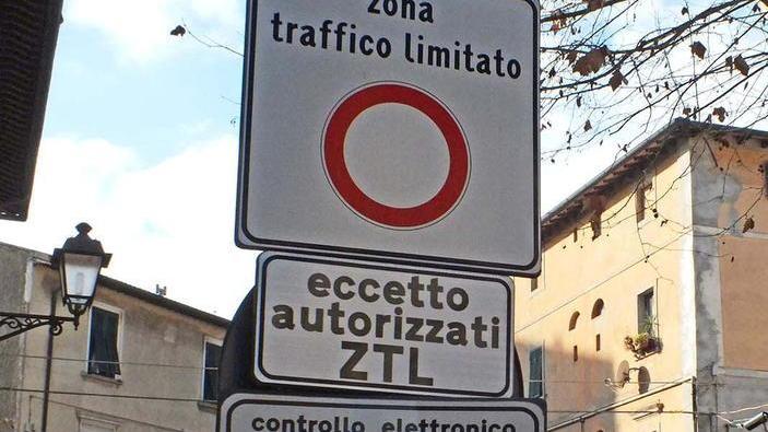 Circolazione libera nella Ztl per favorire l’aiuto ai più deboli