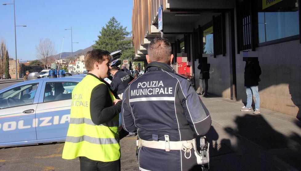 Una valanga di denunce contro chi va a spasso Sono 181 in sette giorni 