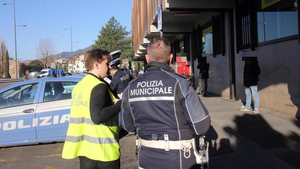Una valanga di denunce contro chi va a spasso Sono 181 in sette giorni