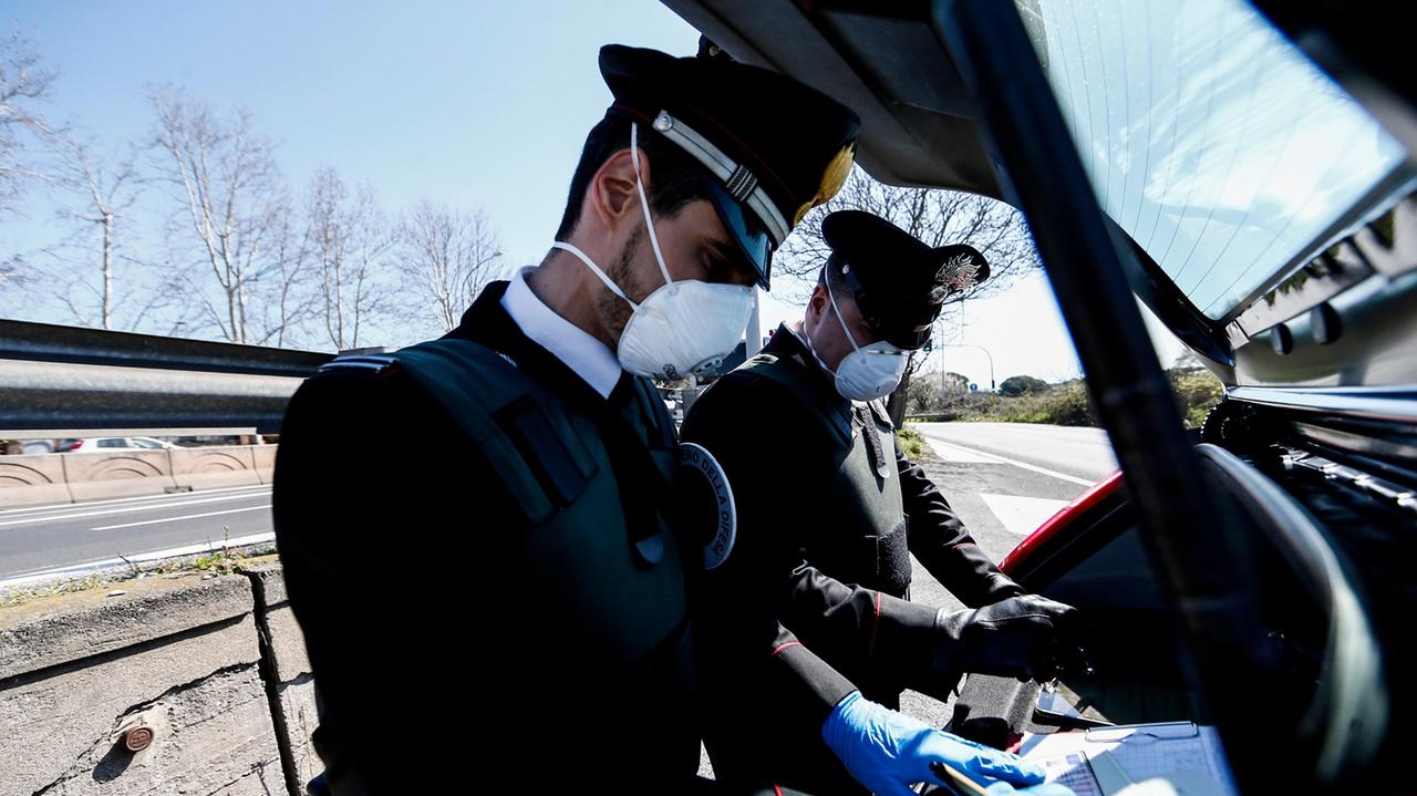 Patente scaduta? Si può guidare fino a metà giugno: 12 risposte ai dubbi dei lettori