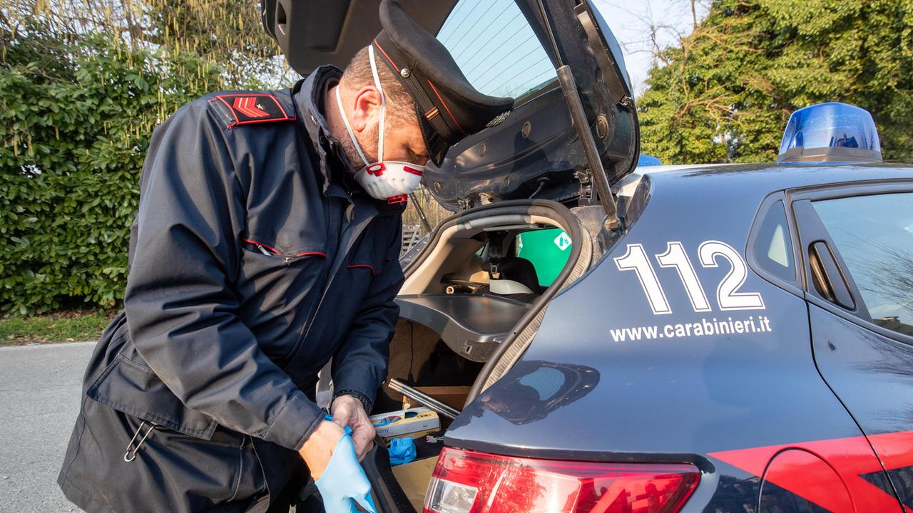 Ferrara, al parco con l'hashish. Denunciato un 17enne