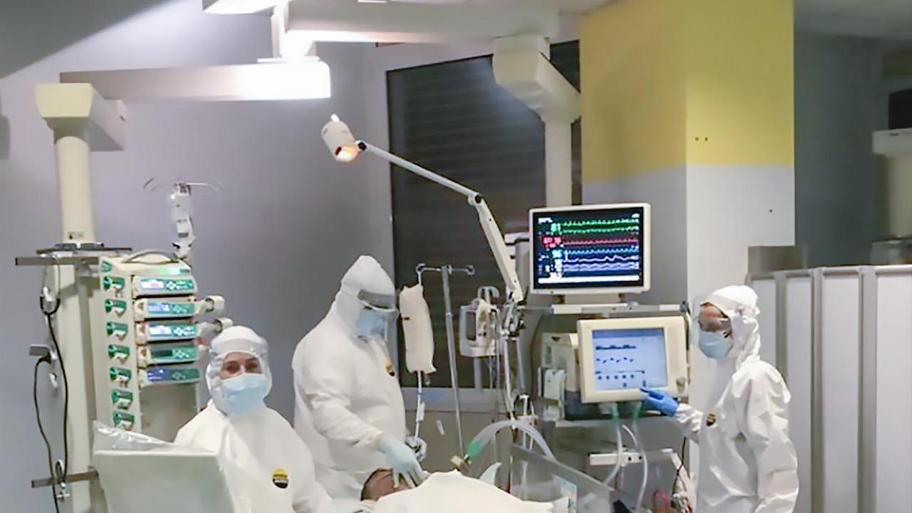 Altri sei morti a Modena Tamponi, si raddoppia «Oltre 5mila al giorno»
