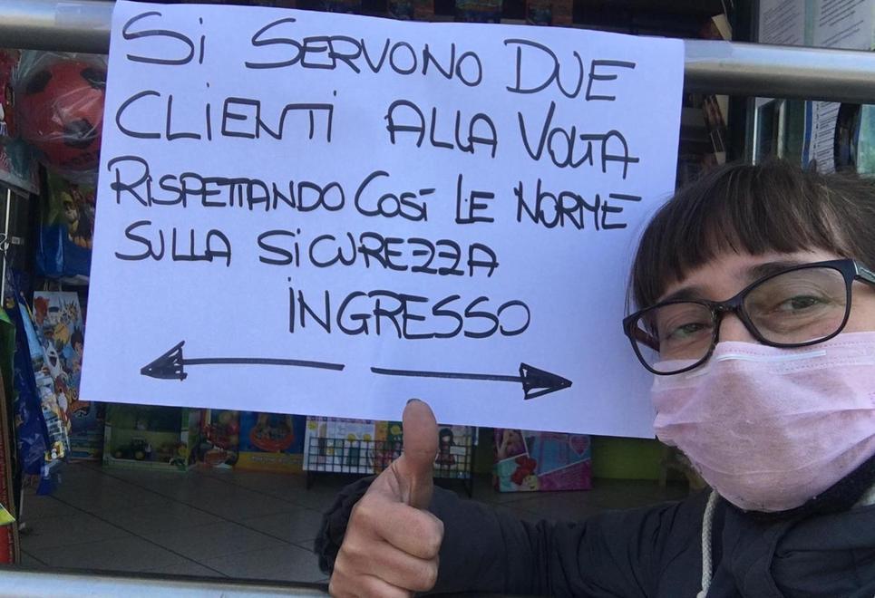 Vignola, «I vigili hanno vietato al mio cliente di venire a comprare il giornale: glielo porto io a casa» 