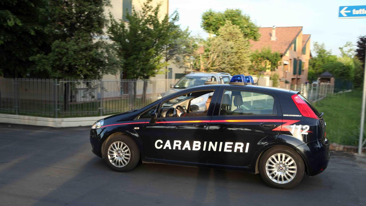 Una pattuglia di carabinieri di Quattro Castella