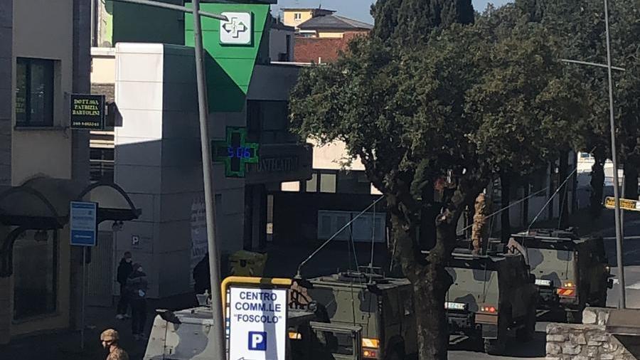 Mezzi militari per le strade. Il sindaco: "Un'esercitazione"
