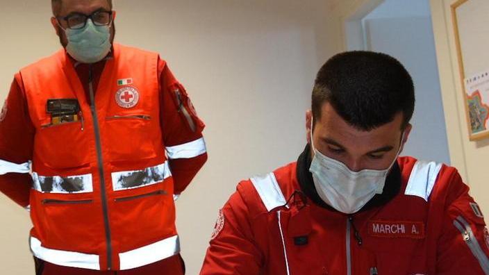 «I dentisti ci hanno regalato 500 mascherine: grazie»