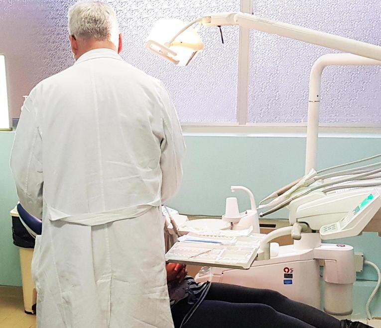 «Dal dentista? Sì ma solo in casi urgenti E prima, telefonate» 