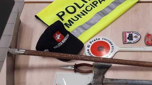 Si scaglia contro i vigili urbani Arrestato per tentato omicidio