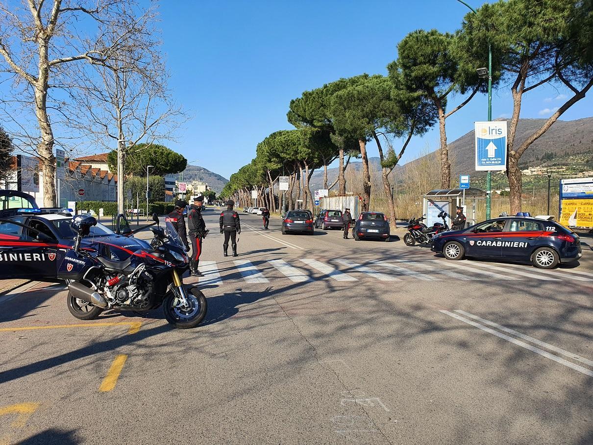 I controlli dei carabinieri sul viale Galilei