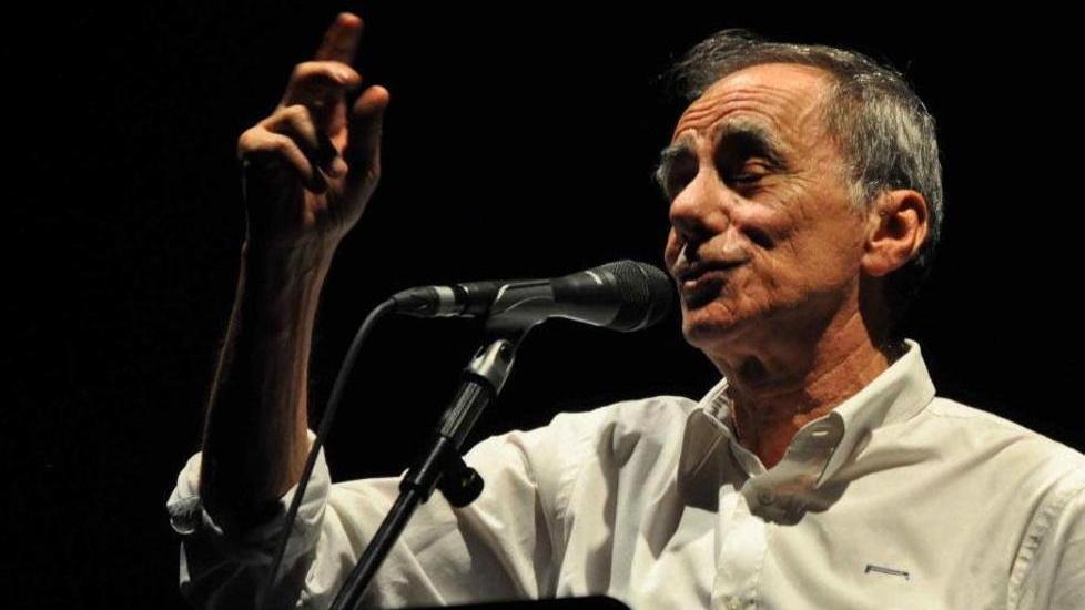 Vecchioni: «Finirà. E saremo tutti più belli e più innamorati di prima»