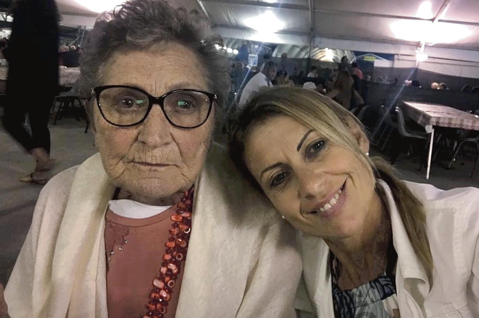 «Questo virus si è preso mia mamma, smettiamo di dire che non è niente» 