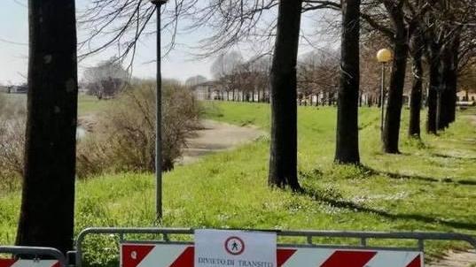 Santa Croce chiude l’argine, Fucecchio vieta bici e jogging